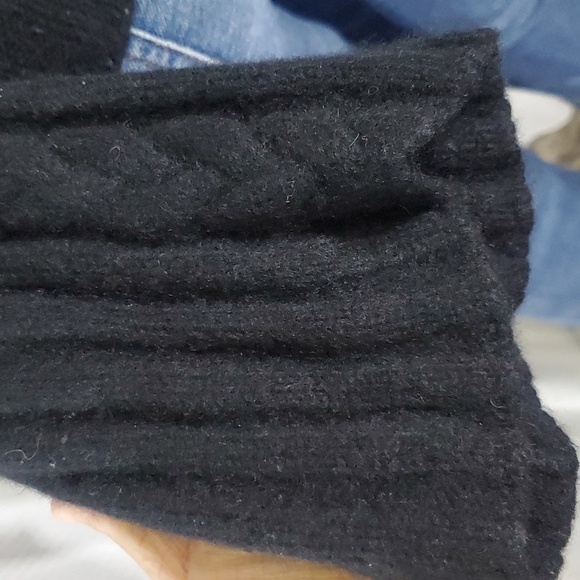 Aqua Women’s Gray 100% Cashmere Sweater Bell Sleeves Size S - Picture 7 of 10